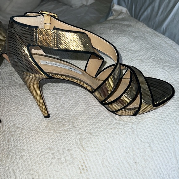 Diane Von Furstenberg-NWOT - Picture 3 of 9